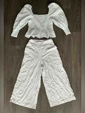 Lululemon capris wide leg pants